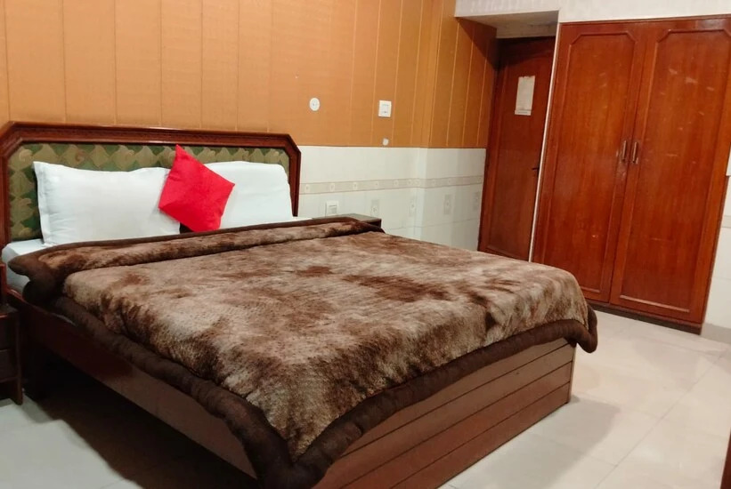 Collection O 28628 Hotel Himgiri Residency