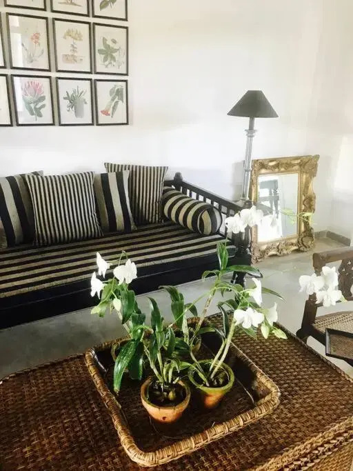Etamba House