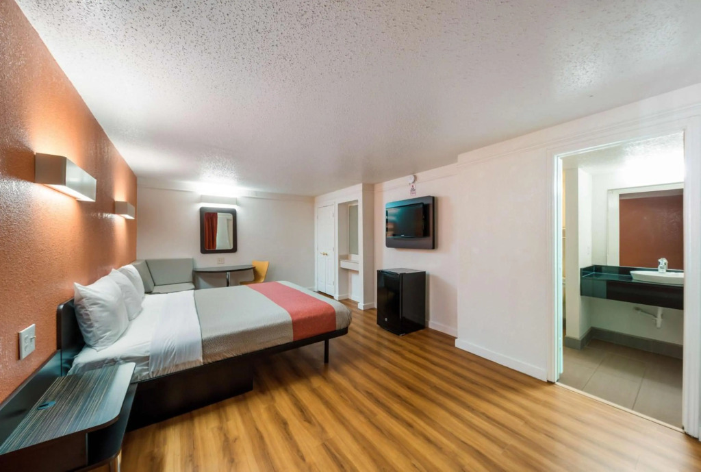 Motel 6-Dallas, TX - Farmers Branch