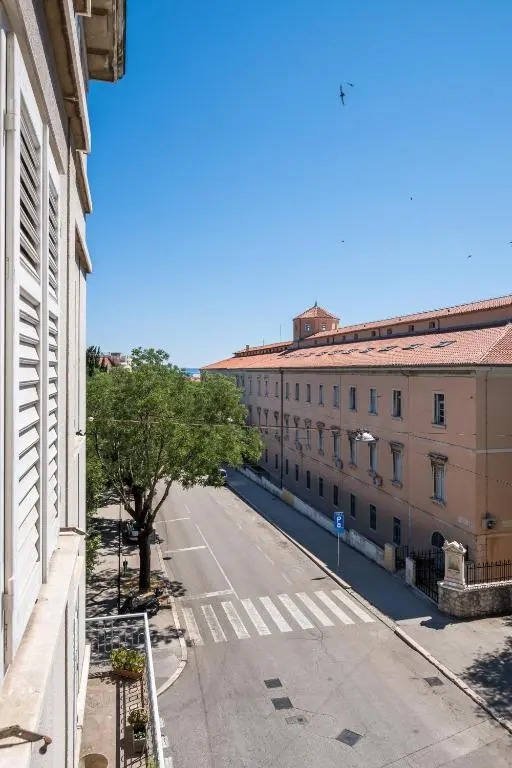 House DelMarco