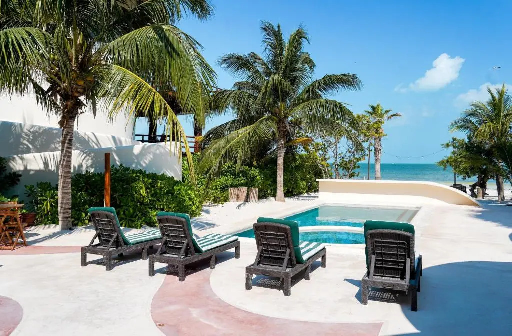 Beach Front Hotel Boutique DK House