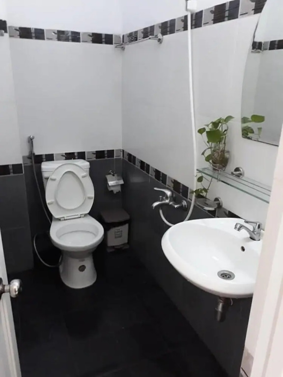 Queen Pearl Hostel