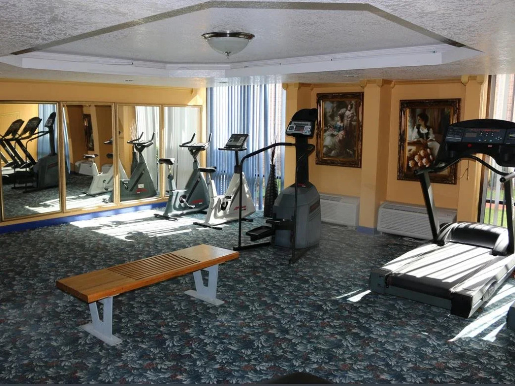 I-Drive Grand Resort & Suites