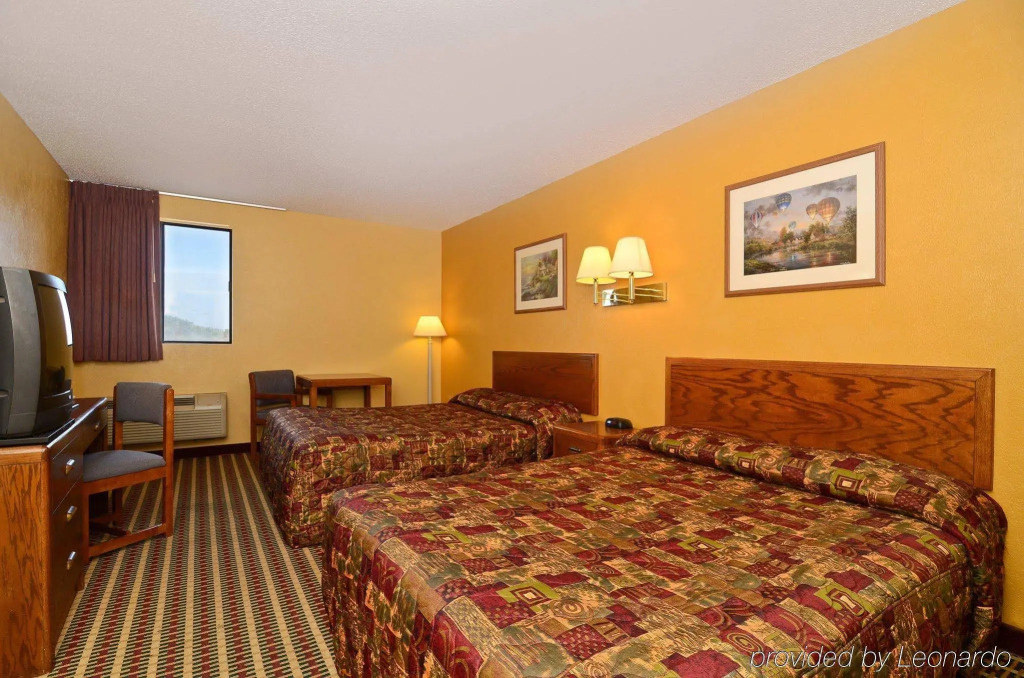 Americas Best Value Inn - Bell Tower