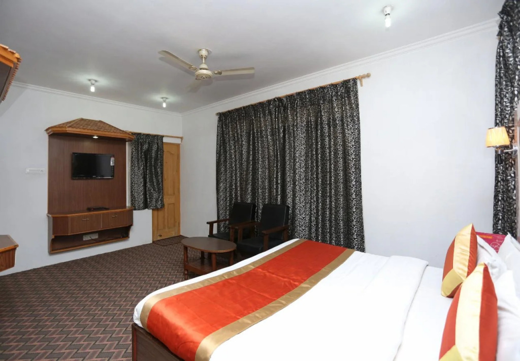 OYO 4487 Hotel Al Azra