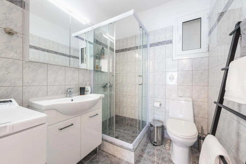 2 stops to Acropolis - Free Cancellation - Terrace