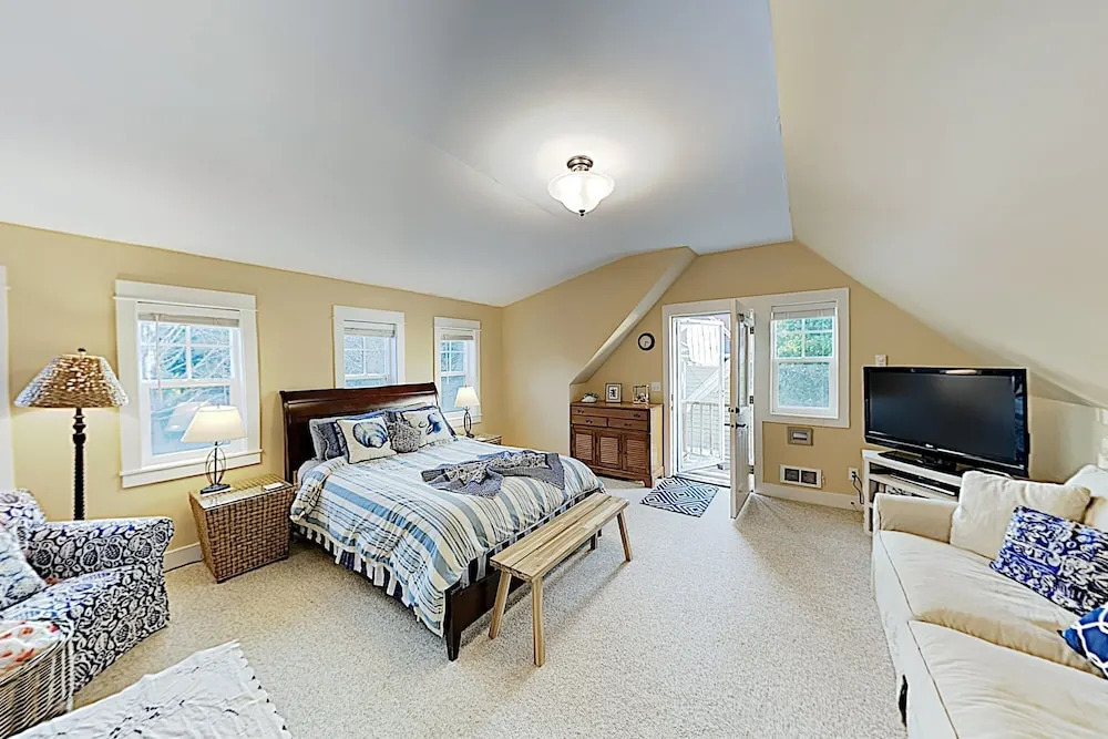 New Listing! Olivia Beach W/ Hot Tub 4 Bedroom Home