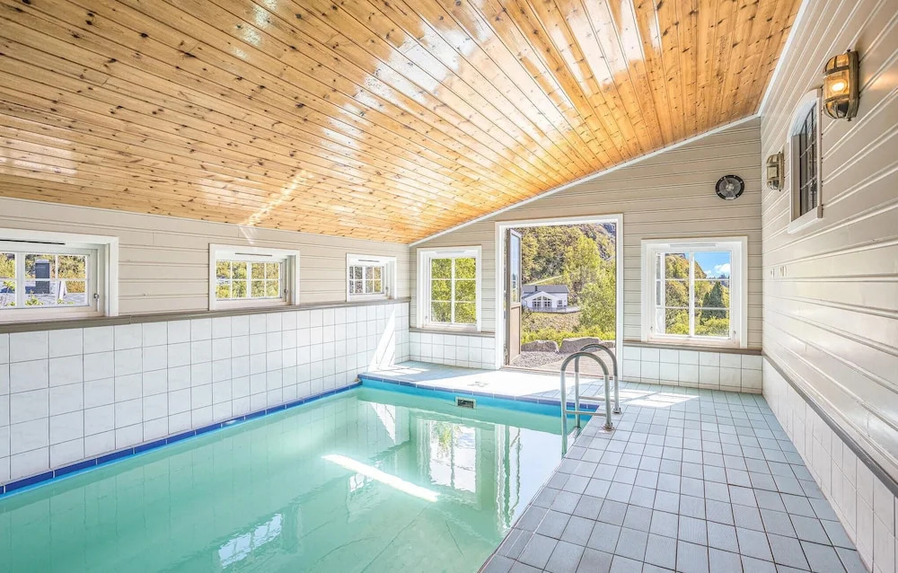 Gorgeous Home In Lindesnes With Kitchen