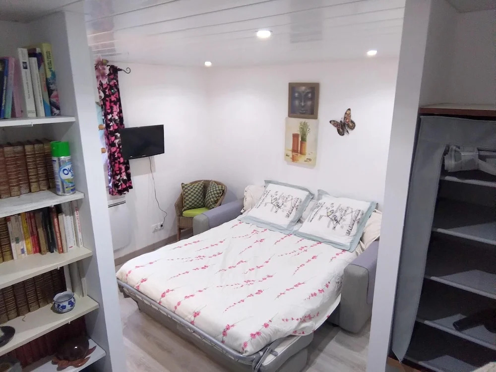 Apartment With one Bedroom in Toulon, With Enclosed Garden and Wifi -