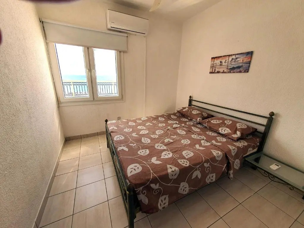 Poseidon 51 - Beachfront Two Bedroom Apartment