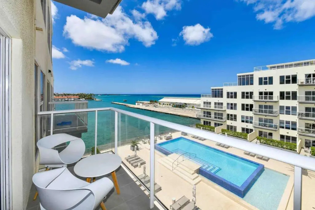 *NEW* 2Bd 2Bath APT with Ocean View, Pool, Gym