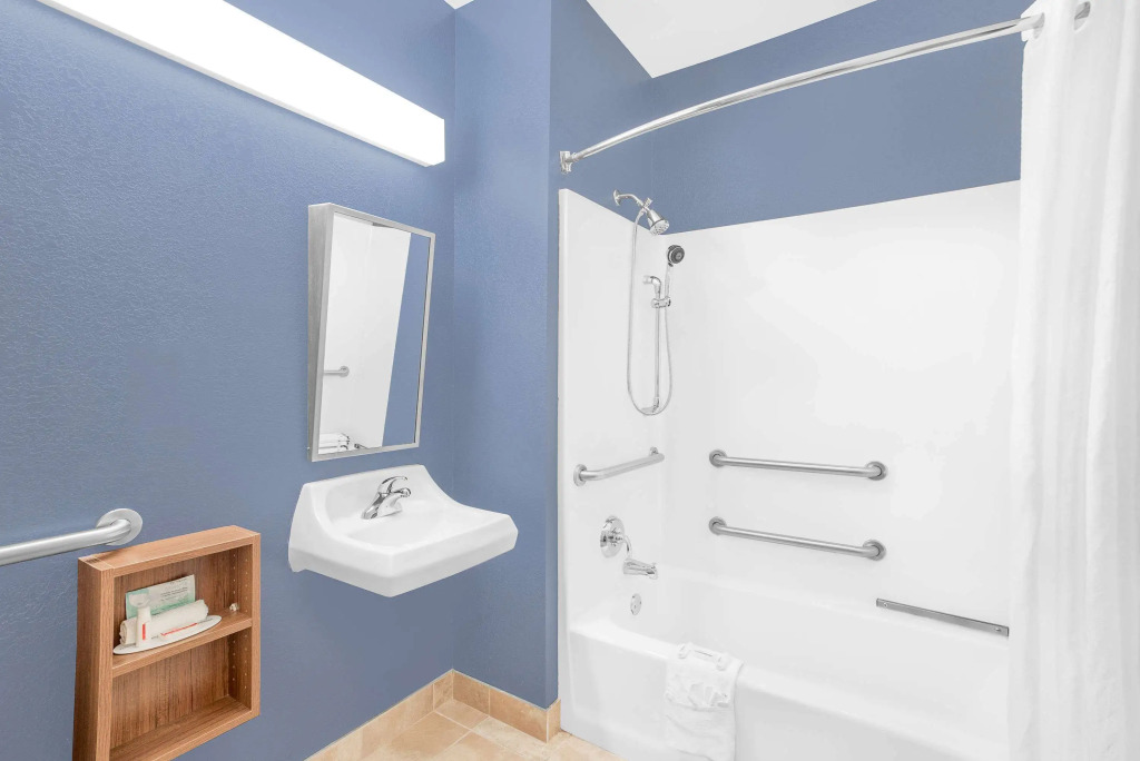 Microtel Inn & Suites Chili/Rochester