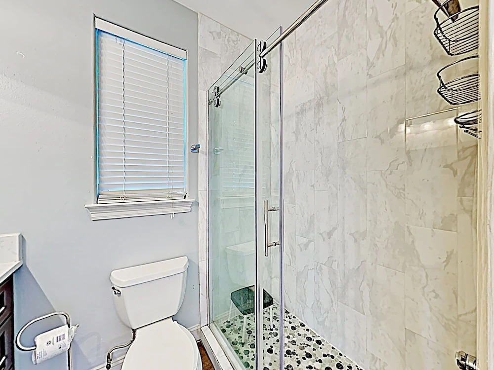 New Listing! Destiny Beach On Lake W/ Pool 2 Bedroom Duplex