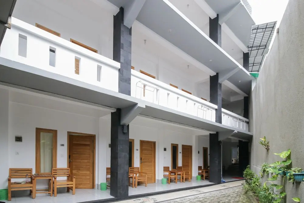 Airy Batu Layar Raya Senggigi KM 8 Lombok