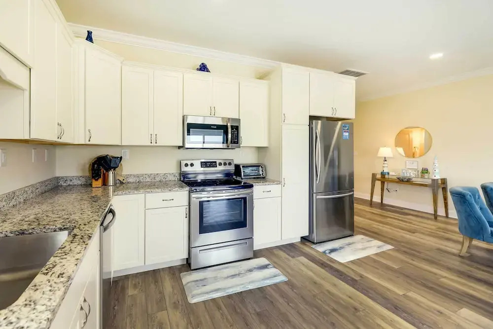 Emerald Isle Vacation Home Walk to Beach!