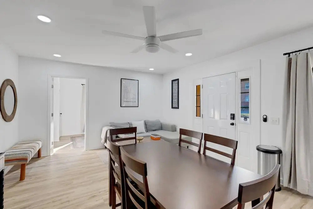 Stylish Nashville Getaway With Free Parking