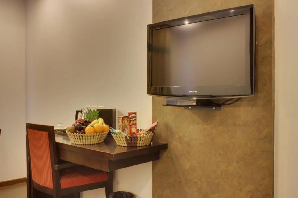 HOTEL GODWIN DELUXE NEAR CONNAUGHT PLACE Offers FREE AIRPORT PICKUP