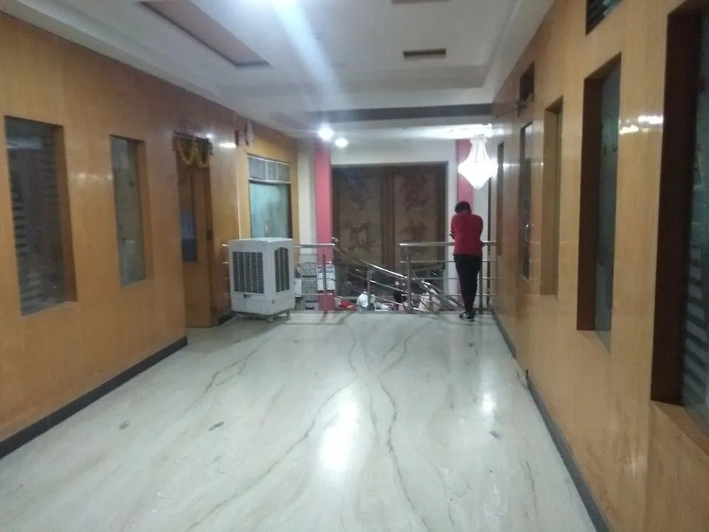 JK Rooms 111 Hotel Shivala