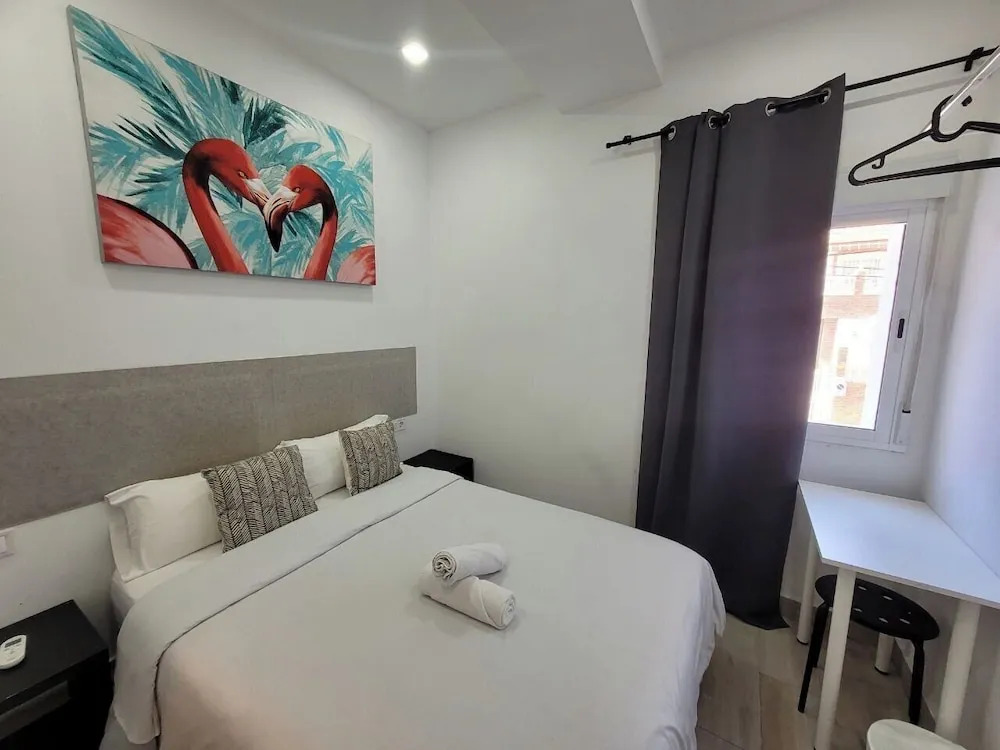 AYZ Silvela - Auto check-in property
