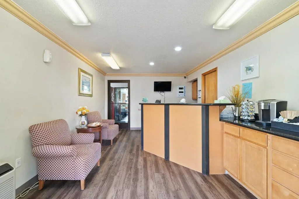 The Garibaldi House Inn & Suites