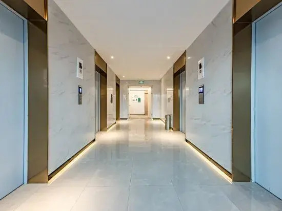 Dongting Film and Television Hotel (Xinying Xincheng Shopping Center)