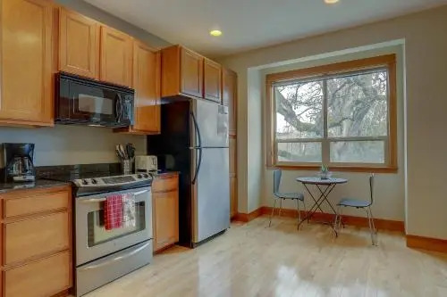 B2-River View-AC-3BR/3.5BA