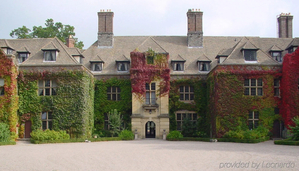 Llangoed Hall