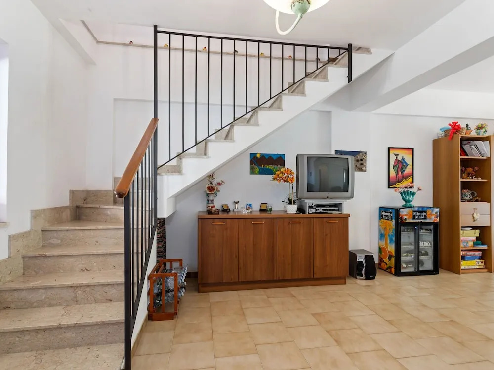 Lovely Villa in Messina near Sea Beach