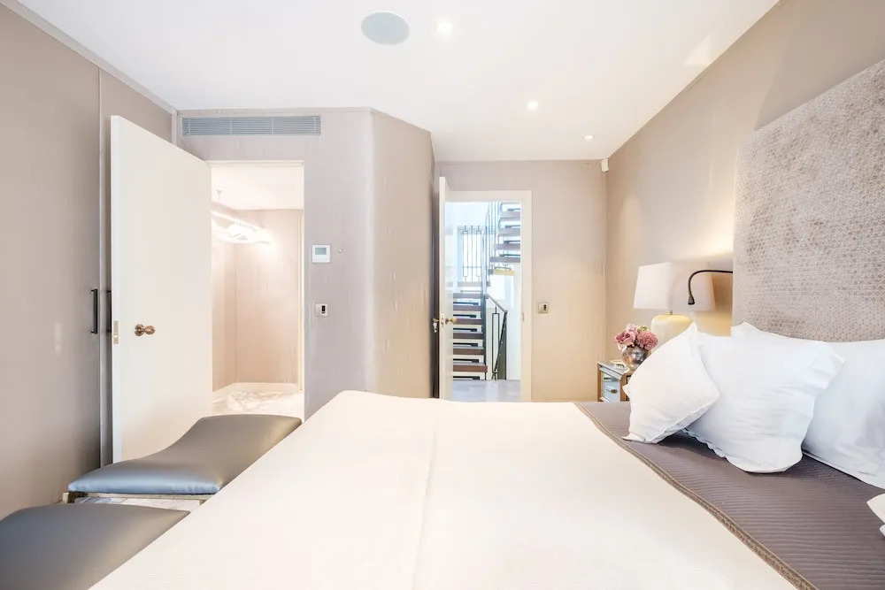 Luxury Home with 3 Bed 2 Bath in London