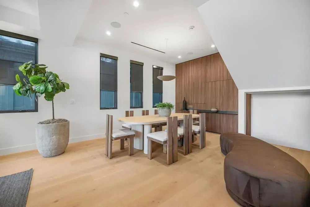 Colfax Estate   Modern Luxury Oasis in Prime Colfax Meadows