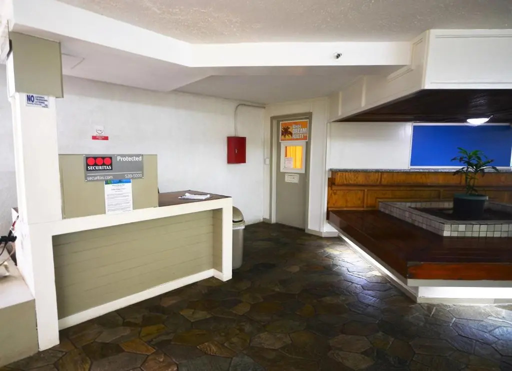 Waikiki Condo Just Remodeled Kuhio Village 202A
