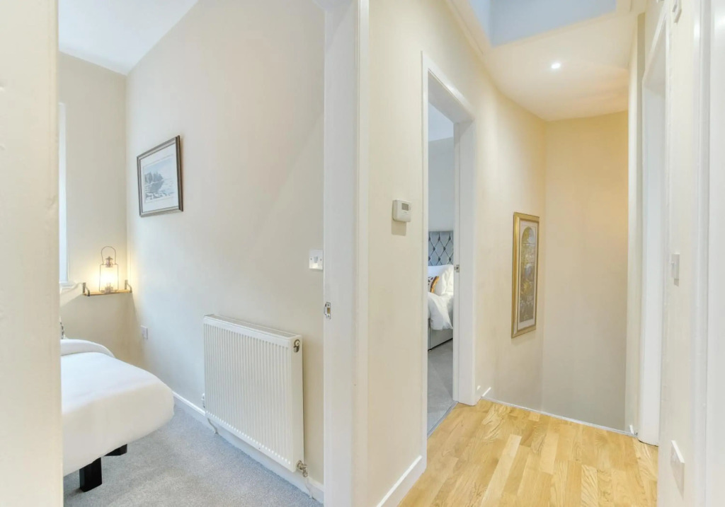 The Gloucester Lane Residence