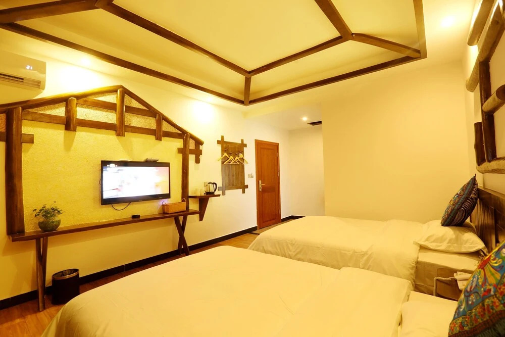Memory of Xiangxi Humanities Theme Inn