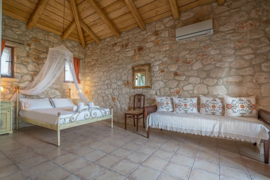 Myrties stone houses - Ta Petrina