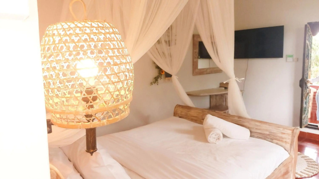Danaya's Cottage and Studio