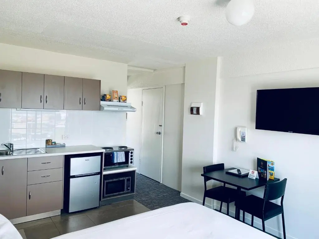 Adina Place Motel Apartments