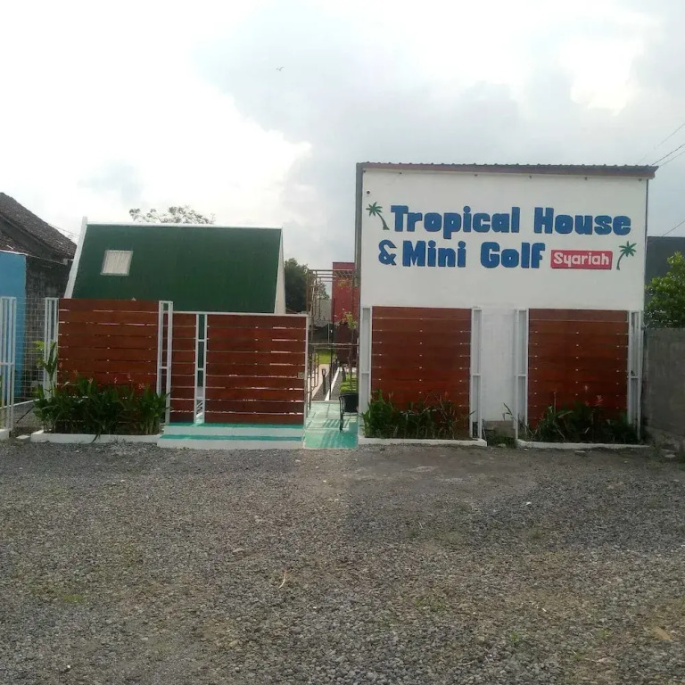 Tropical House and Mini Golf Yogyakarta