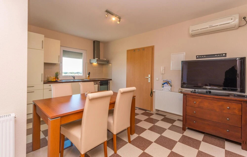 Awesome Home In Turanj