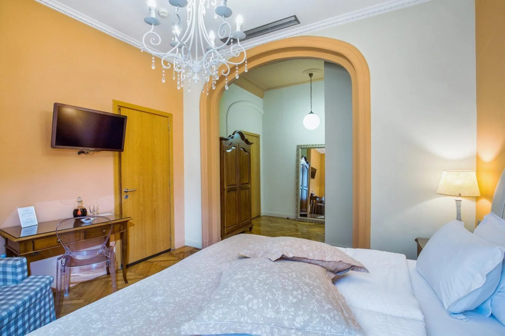 Sweet Home Hotel