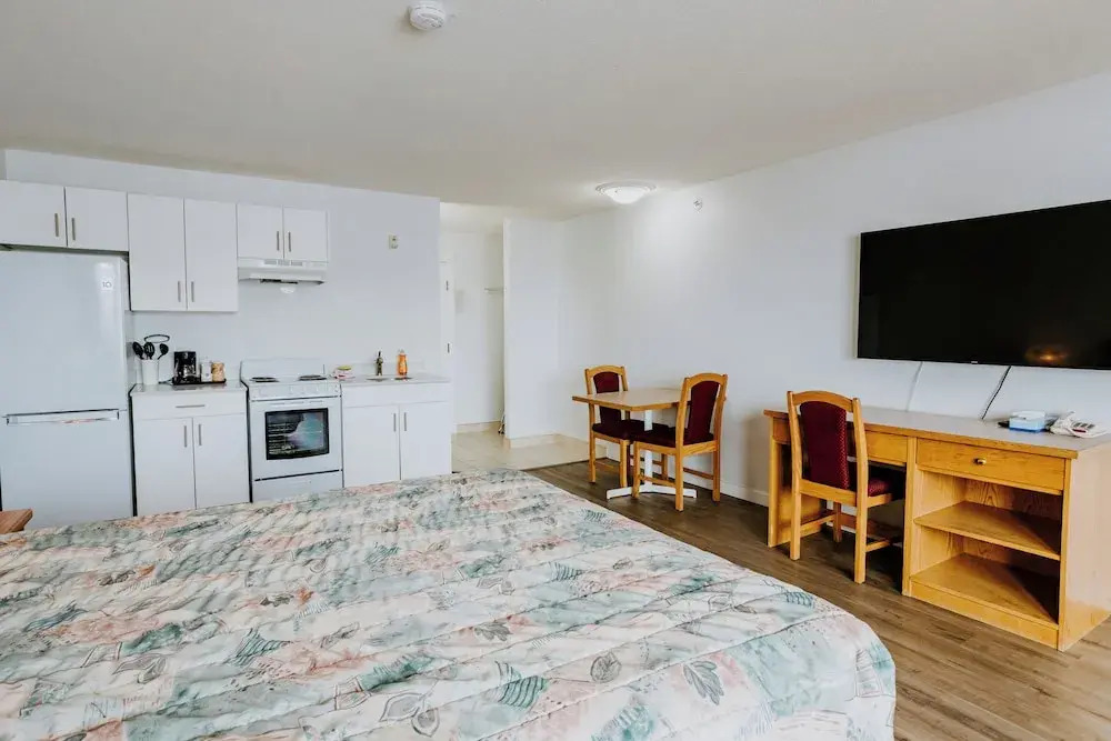 Western Budget Plus Mosaic Suites