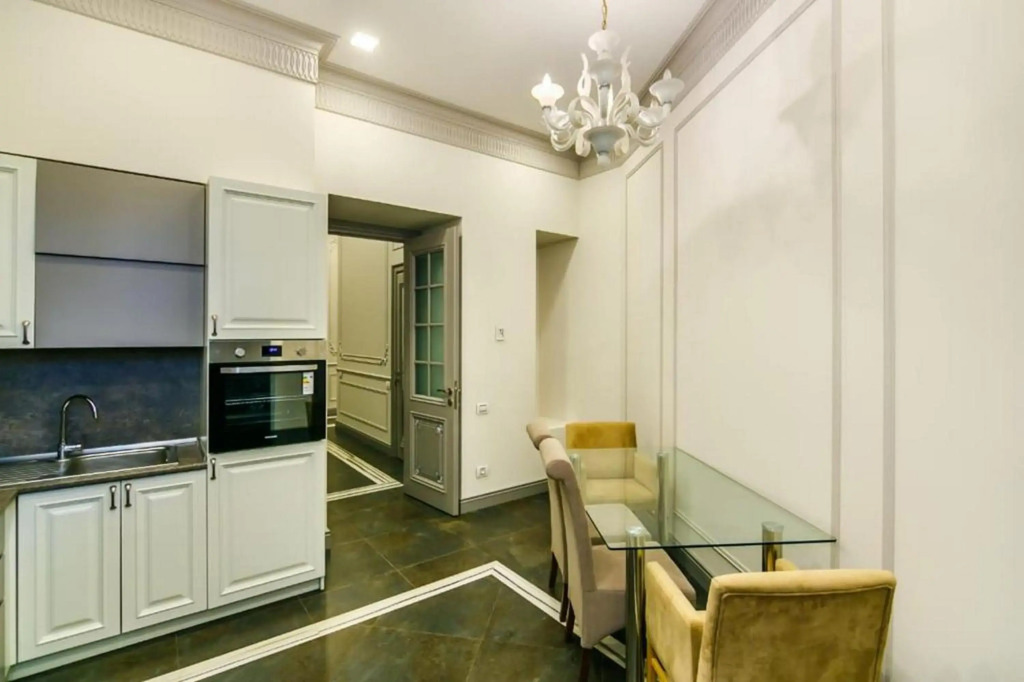 Formula 1 Street Apartment