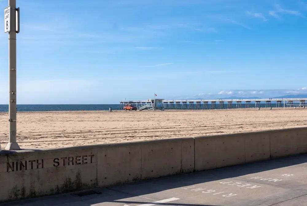 Beachside Apt With Laundry AC Patio