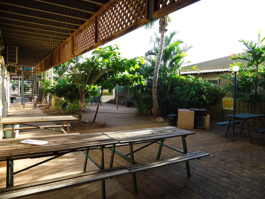 Roebuck Bay Backpackers