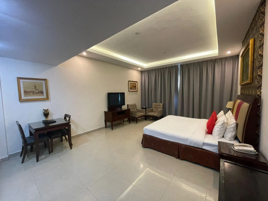 Clifton International Hotel