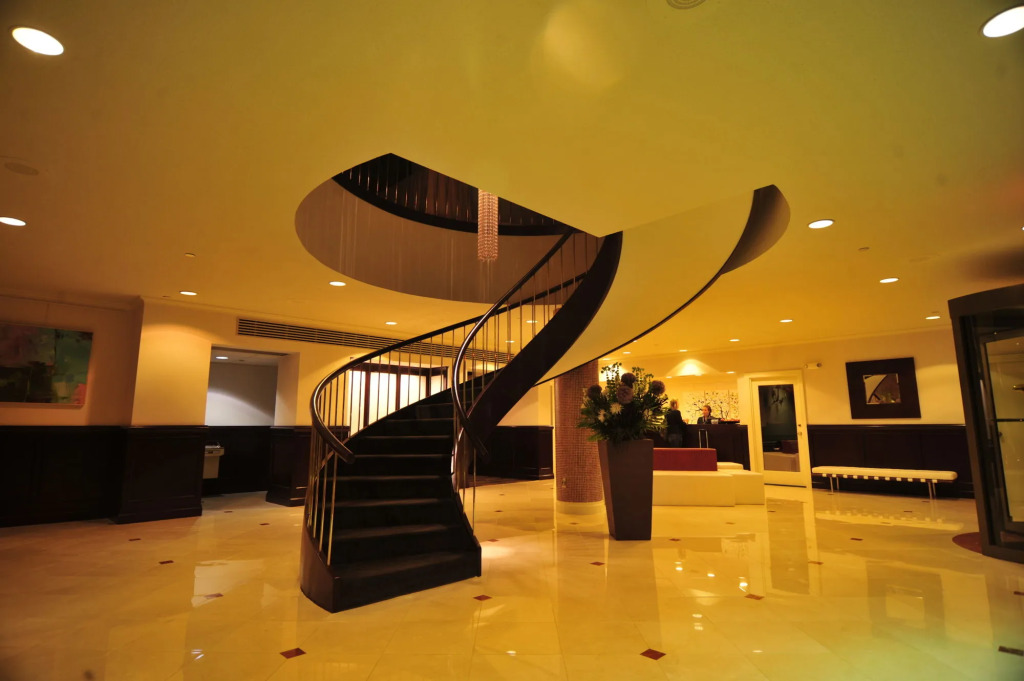 Oyster Point Hotel