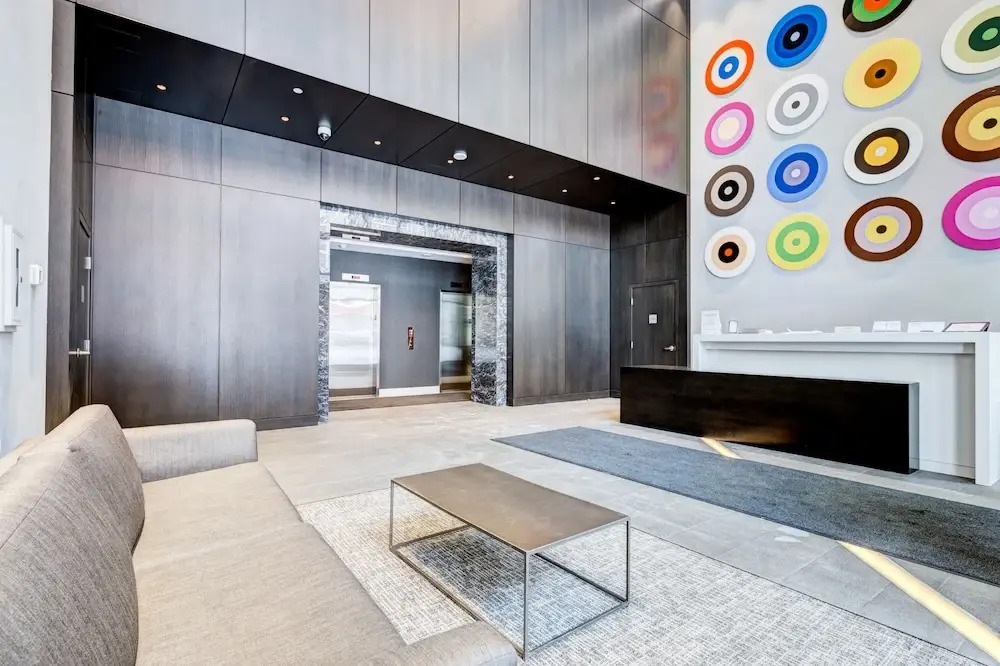 Suite Digs Mark on 10th