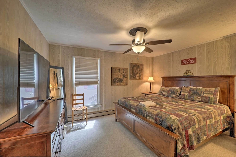 Hot Tub & Scenic Views: Beech Mountain Retreat