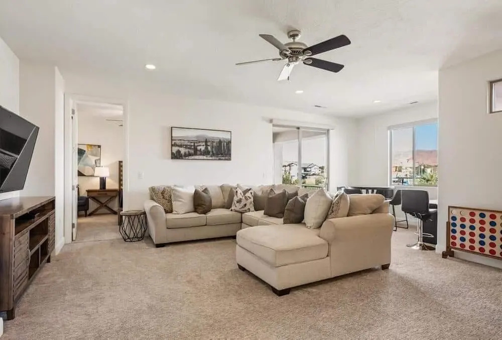 Desert Solitaire #101 6 Bedroom Townhouse