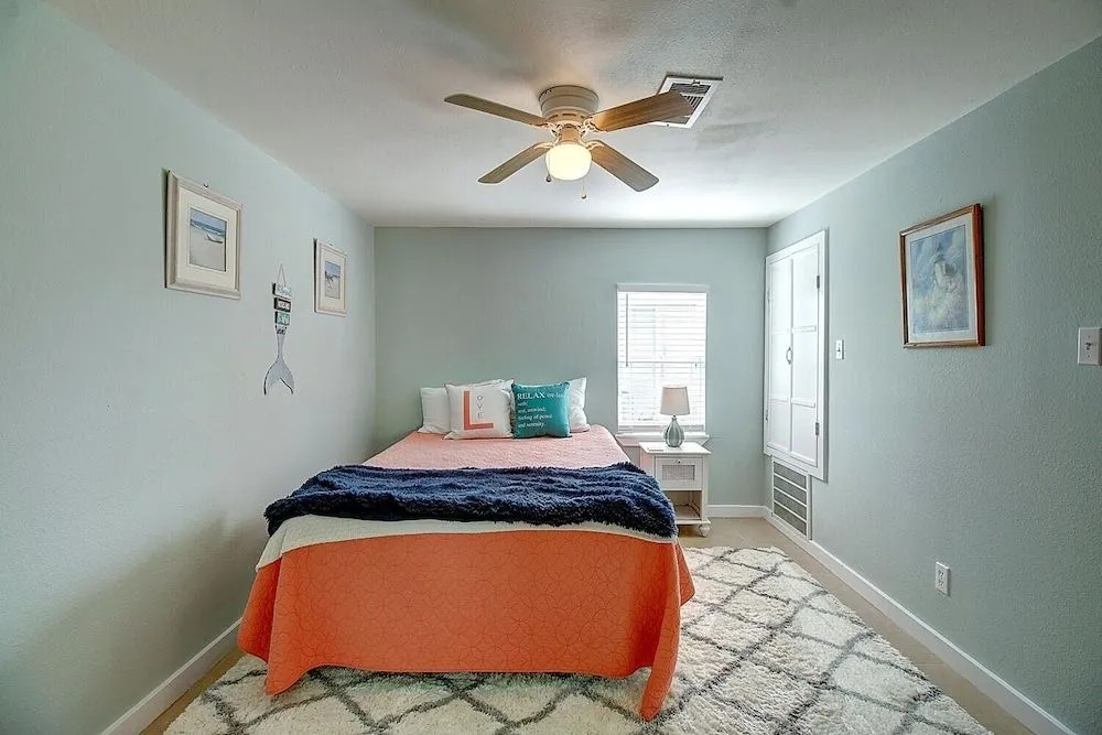 Sunfish Harbor 2 Bedroom Cottage by Redawning
