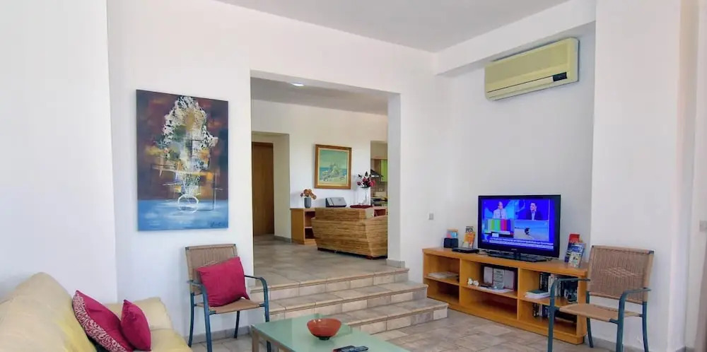 Exceptional Large Villa, FREE HEATED Pool 1 NOV - 15 JAN, Privacy,Prime Location